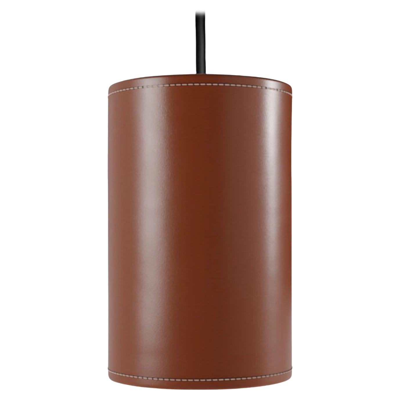 Lampe suspendue cylindrique en cuir par Cuero Design en vente