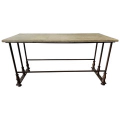 Table basse rustique ancienne en marbre et métal