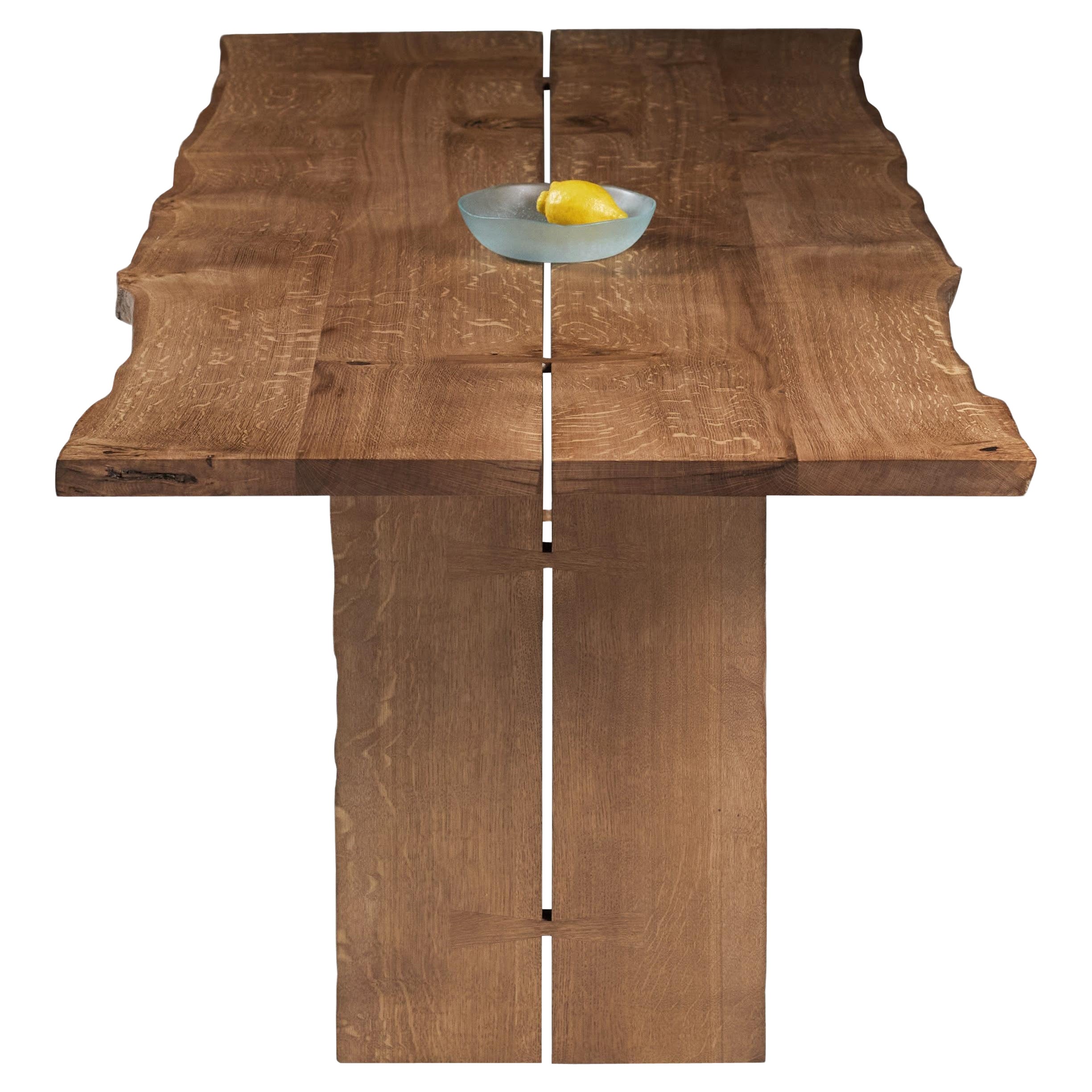 The 'Additions' table avec live-edge English Oak. Par Jonathan Field.
