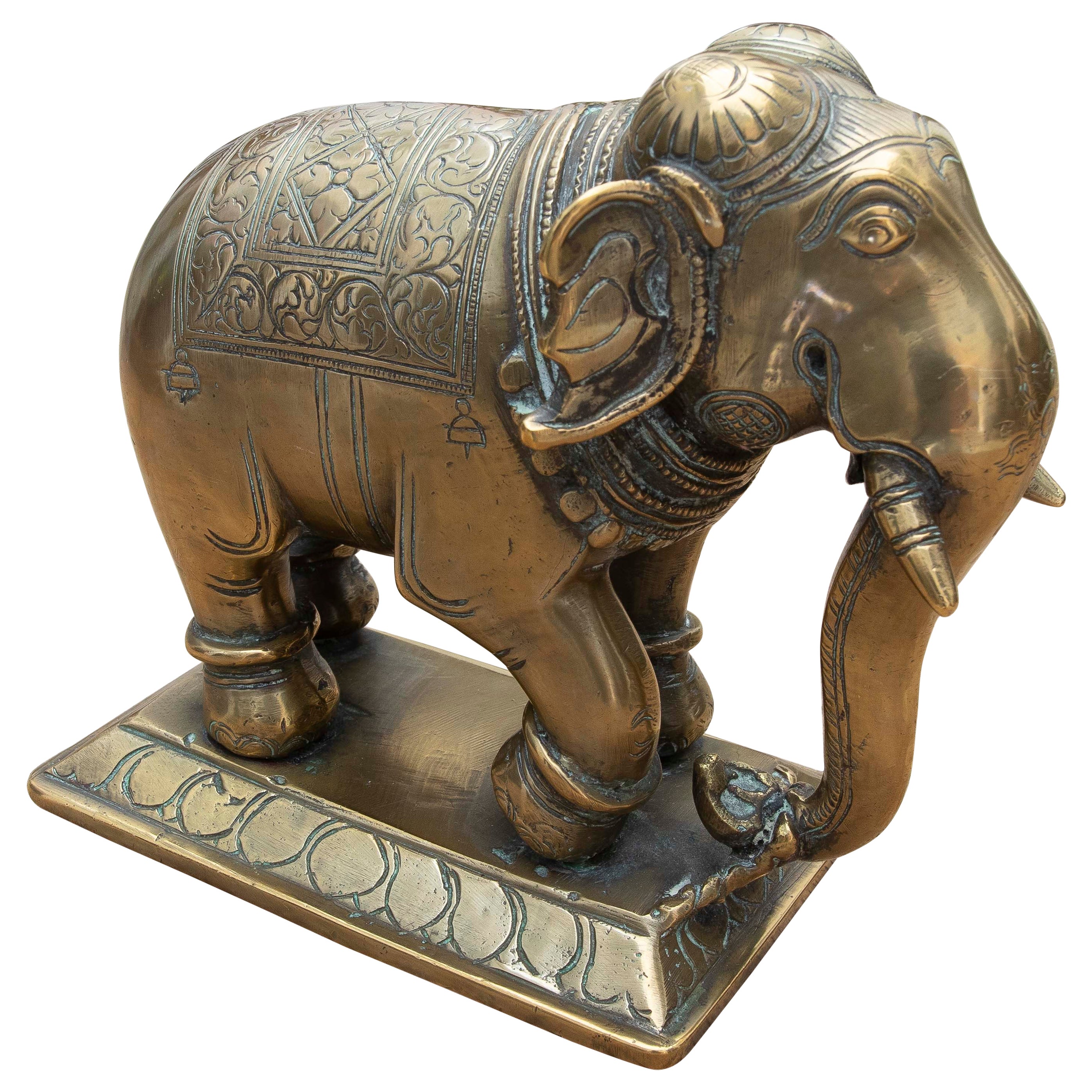 Elefante in bronzo intagliato a mano del 19° secolo con decorazioni