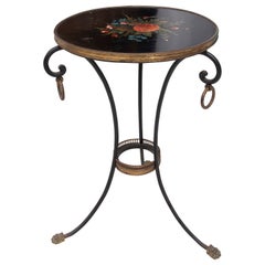 Mesa Gueridón con pies de hierro, patas garras de bronce y tapa redonda pintada