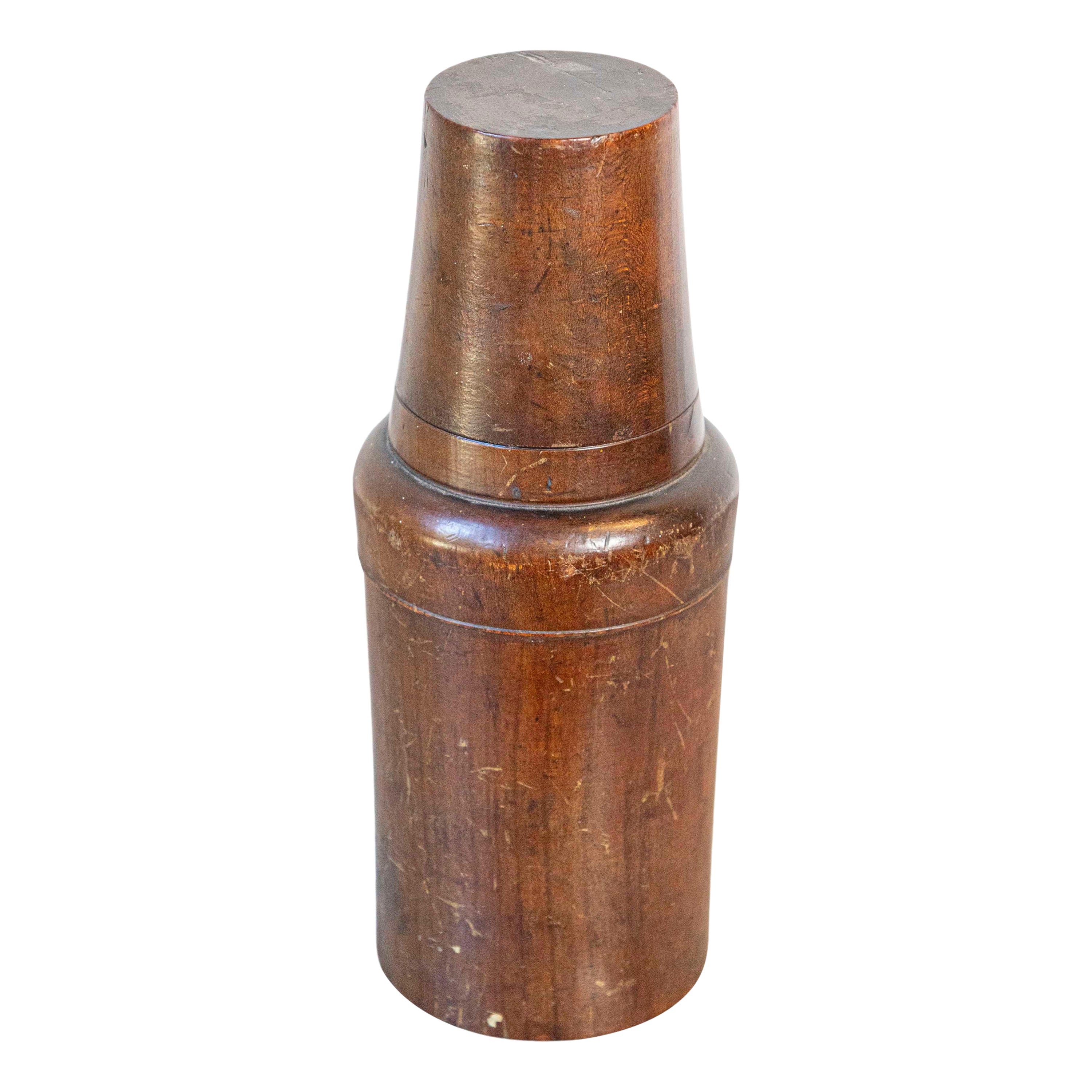 Bottiglia francese della fine del XIX secolo in terracotta con coperchio conico che funge da tazza in vendita