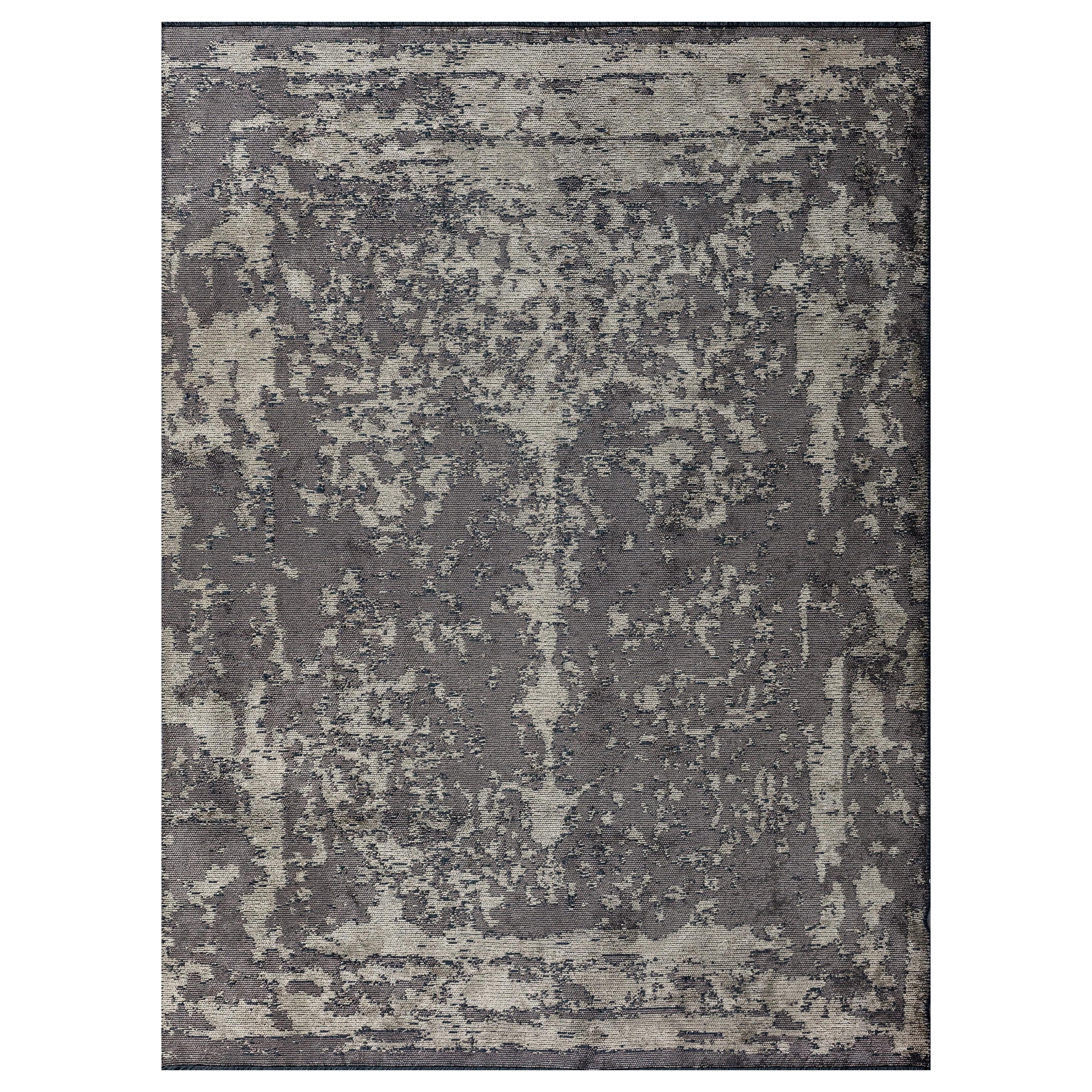 Traditional Oriental Luxury Hand-Finished Area Rug
