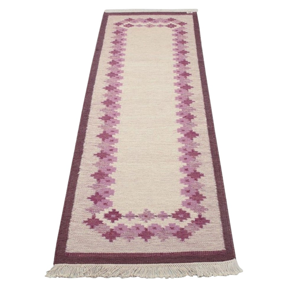 Diseñadora textil sueca. Alfombra tejida a mano en pura lana. Técnica Rölakan.