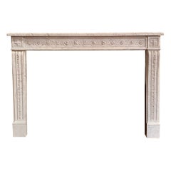 Cheminée ancienne en marbre de Carrare Louis XVI, Circa 1860-1880.