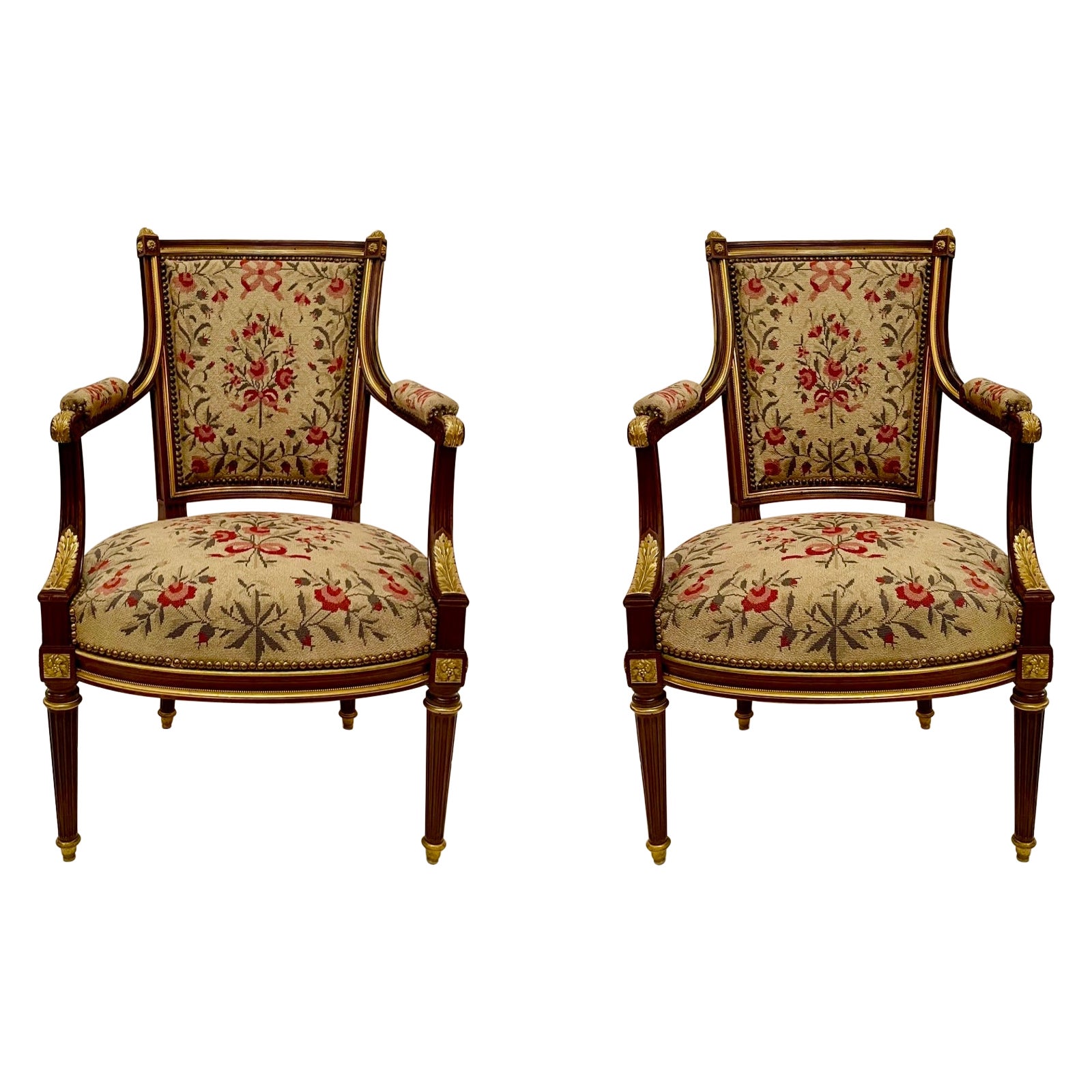 Coppia di poltrone francesi Luigi XVI con montatura in bronzo, CIRCA 1890. in vendita
