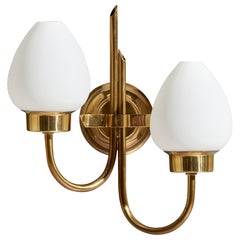 Schwedische Designerin, Wandleuchte, Messing, Glas, Schweden, 1940er Jahre