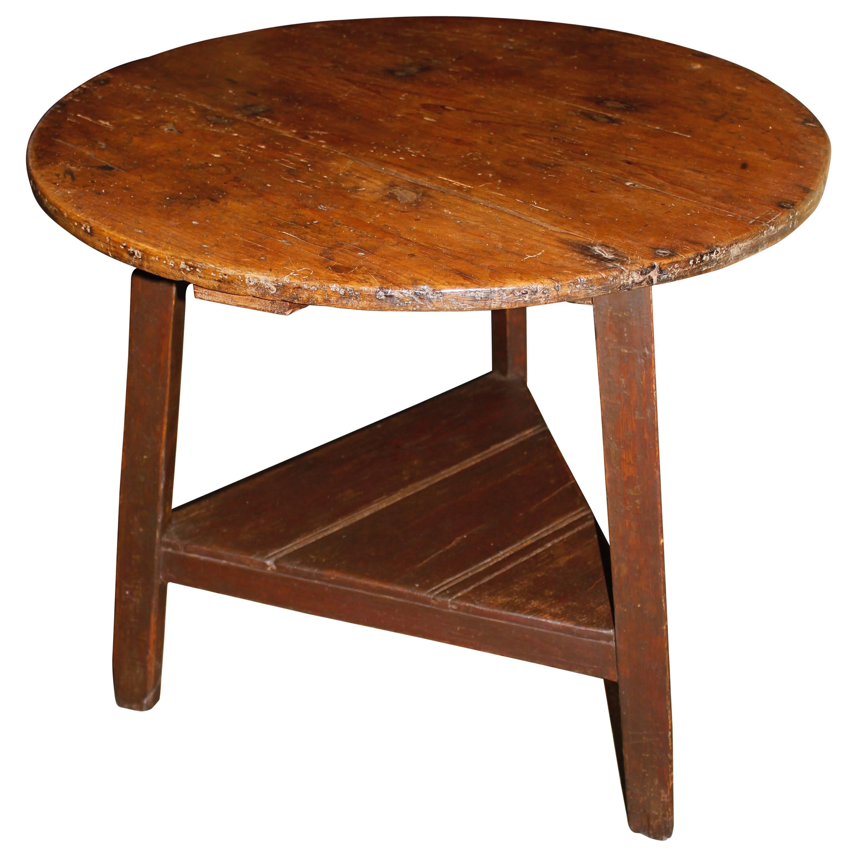 Round Pedestal Table  For Sale