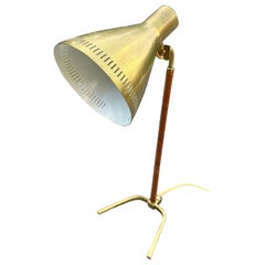 Paavo Tynell Model 9224 ”Horseshoe” Brass and Leather Table Lamp