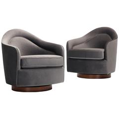 Pair of Lounge Chairs by Milo Baughman for Thayer Coggin