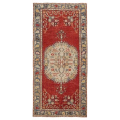 3x6.4 Ft Einzigartiger handgefertigter Vintage-Akzentteppich aus türkischer Wolle in roten und elfenbeinfarbenen Farben