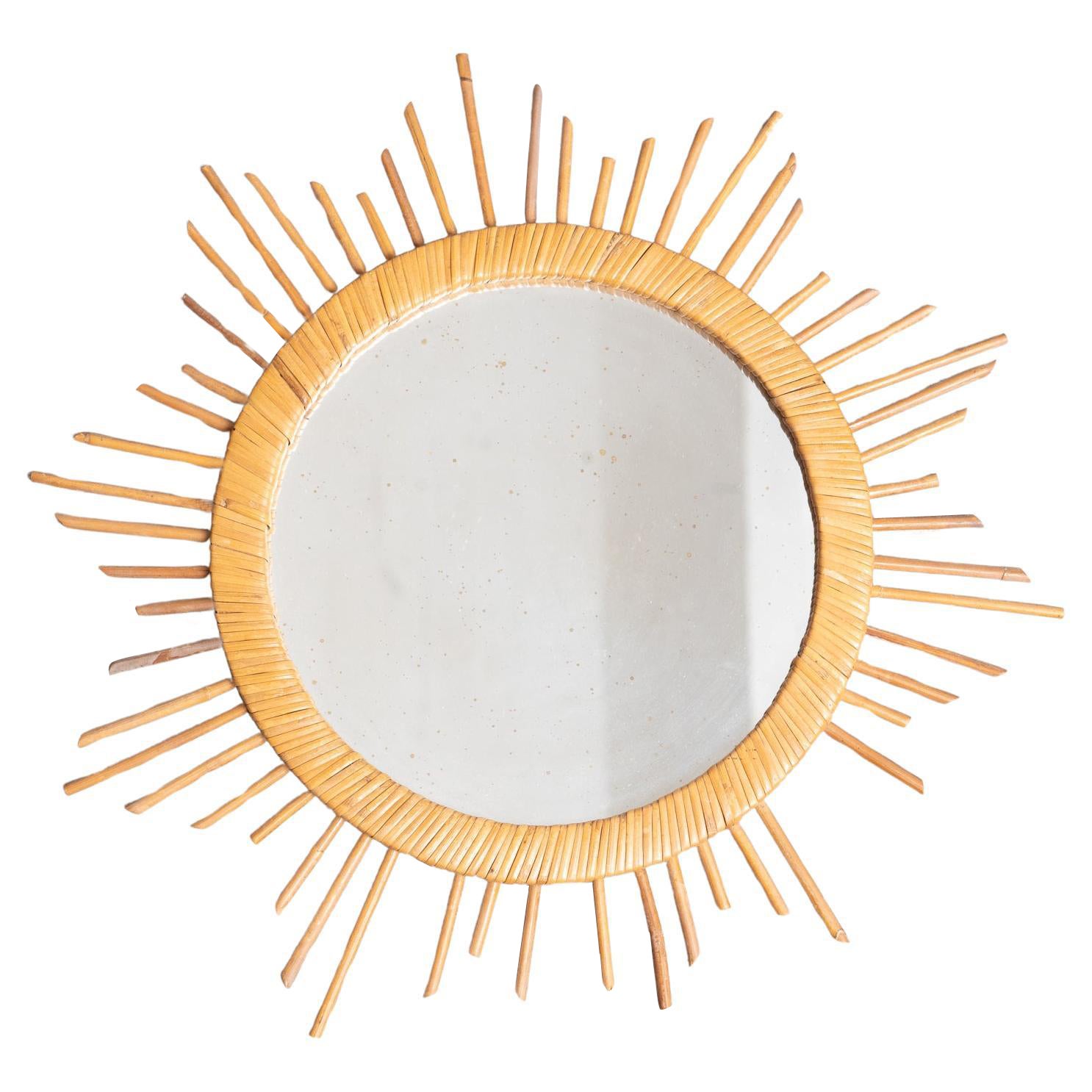 Französischer handgefertigter Rattan-Wandspiegel, Mid-Century Modern, um 1960
