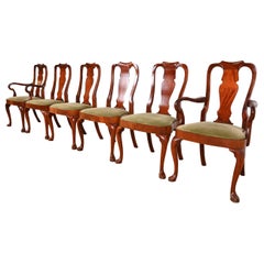 Chaises de salle à manger en acajou sculpté de style Queen Anne, ensemble de six, de Baker Furniture