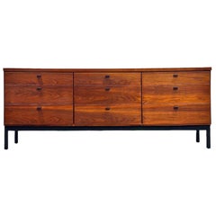 Midcentury Jack Cartwright Nussbaum Kommode - Founders "Patterns 10" - Neun Schubladen