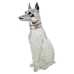 Antico decanter per levrieri austriaco in vetro e argento di epoca Art Deco Circa 1920