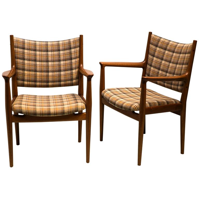 Pair of JH713 Armchairs in Mahogany and Original Plaid Wool by Hans