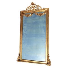 Großer französischer Spiegel im Stil Louis XVI des 19. und 20. Jahrhunderts aus Giltholz und Gesso
