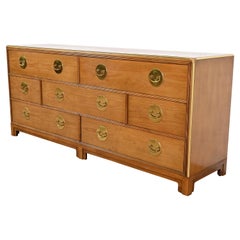 Michael Taylor für Baker Furniture Hollywood Regency Kommode aus Kirschbaumholz und Messing