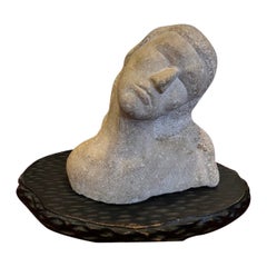 Sculpture française en pierre calcaire Tête de femme