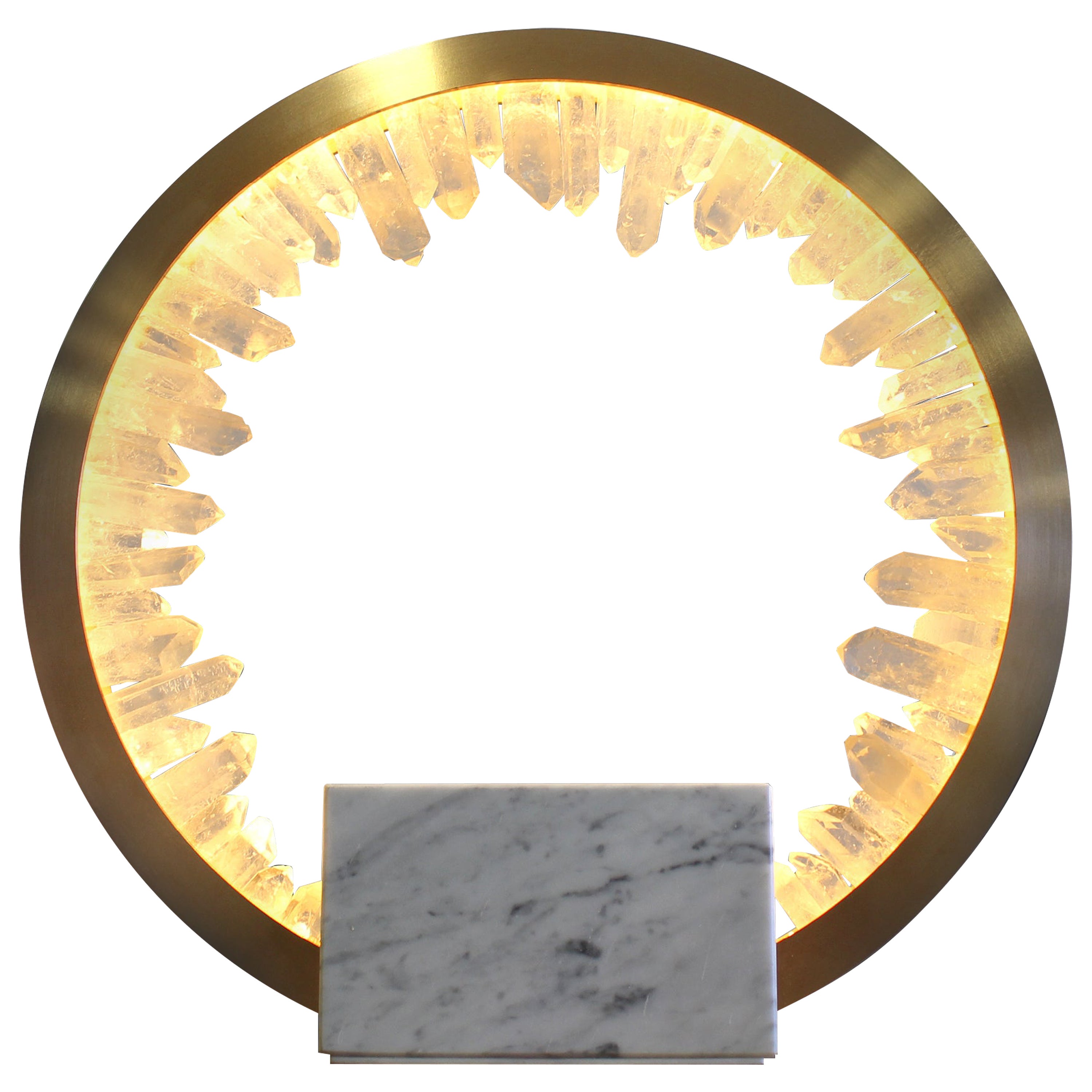 Lampada da tavolo in ottone Circle Natural Uncut Crystal Marble di Christopher Boots in vendita