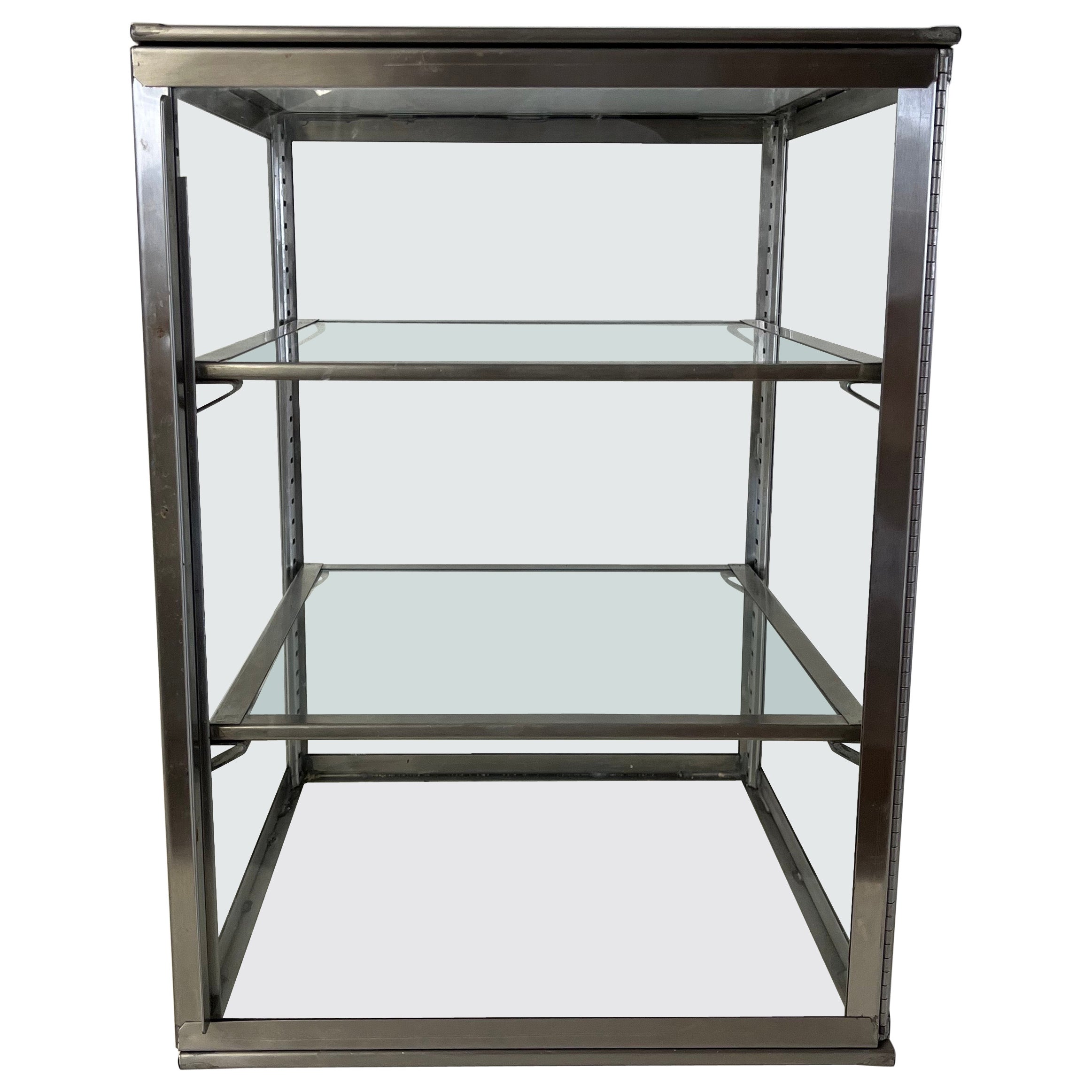 Armoire médicale vintage en acier et verre