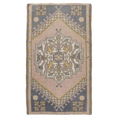 Mini tapis turc vintage noué à la main 2' x 3'4" n°10347