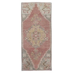 Mini tapis turc vintage noué à la main 1'5" x 3'1" n° 10517