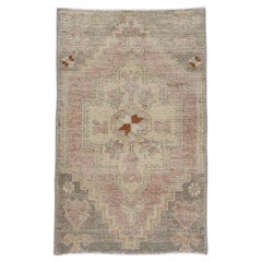 Orientalischer handgeknüpfter türkischer Vintage-Miniteppich 1'6" x 2'4" #10074