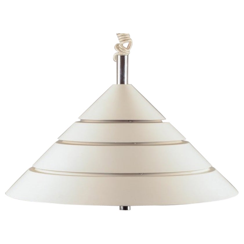 Hans-Agne Jakobsson per AB Markaryd. Lampada da soffitto in metallo verniciato di bianco. in vendita