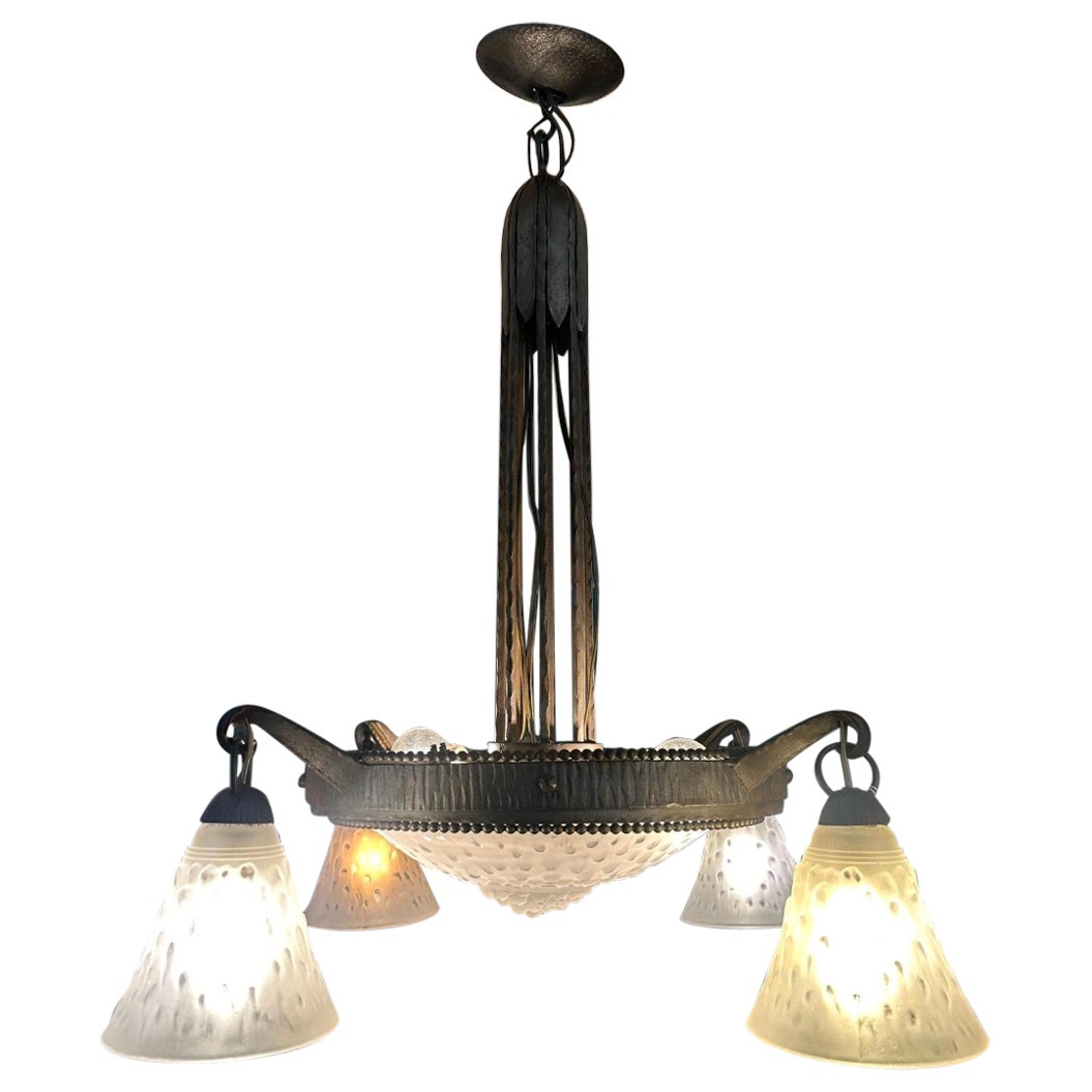 20th century French Art Deco Muller and Vasseur Wrought Iron Chandelier, 1930s For Sale