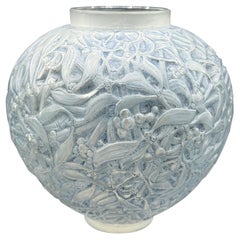 A R.Lalique Gui Vase