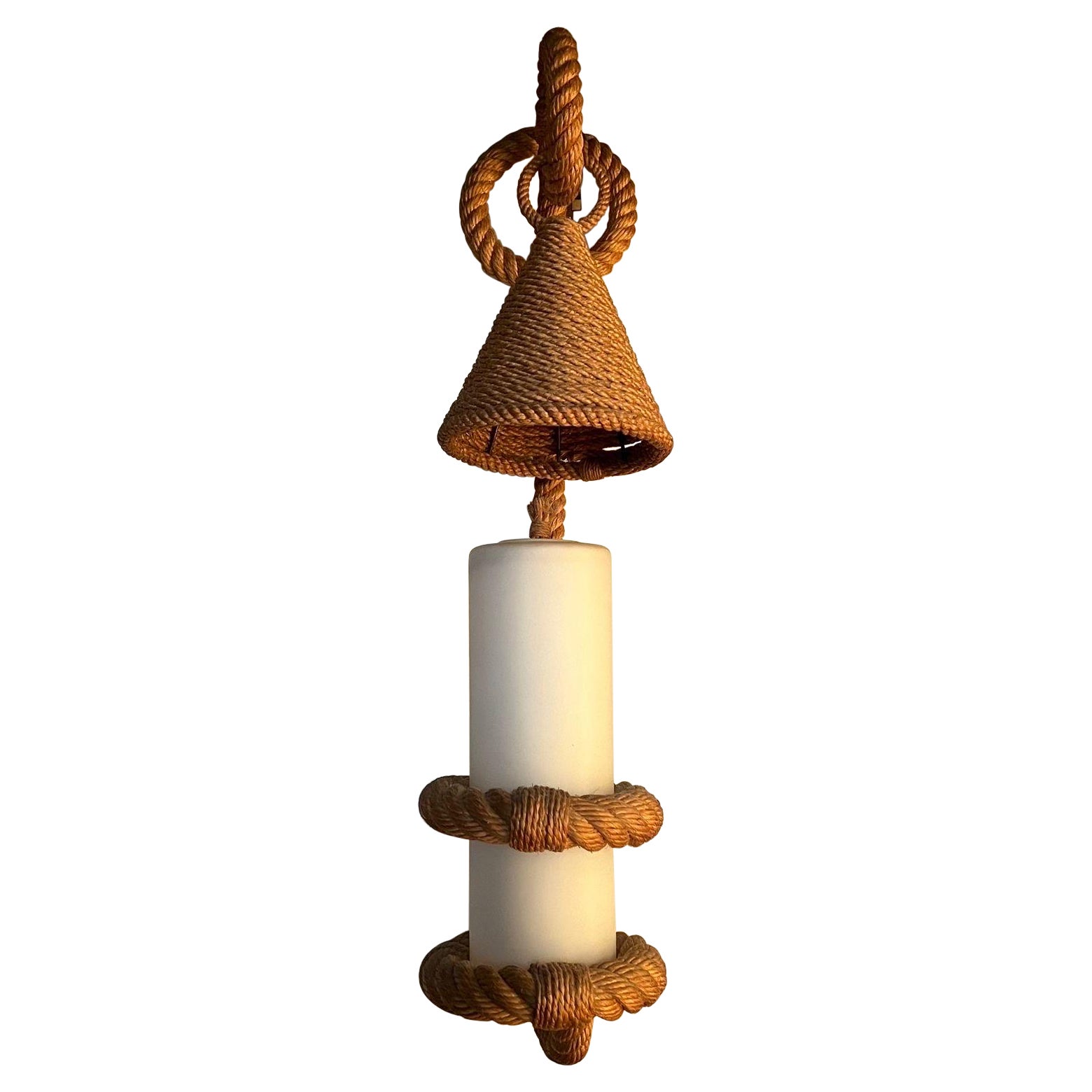 Un candelabro Audoux Minet en venta