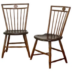 Sillas Windsor de principios del siglo XVIII de Pensilvania por Love & Whitelock, firmadas