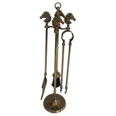 Outils de cheminée de style néoclassique en laiton pour chevaux