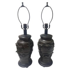 Paire de lampes de bureau japonaises du 19ème siècle en bronze représentant un dragon