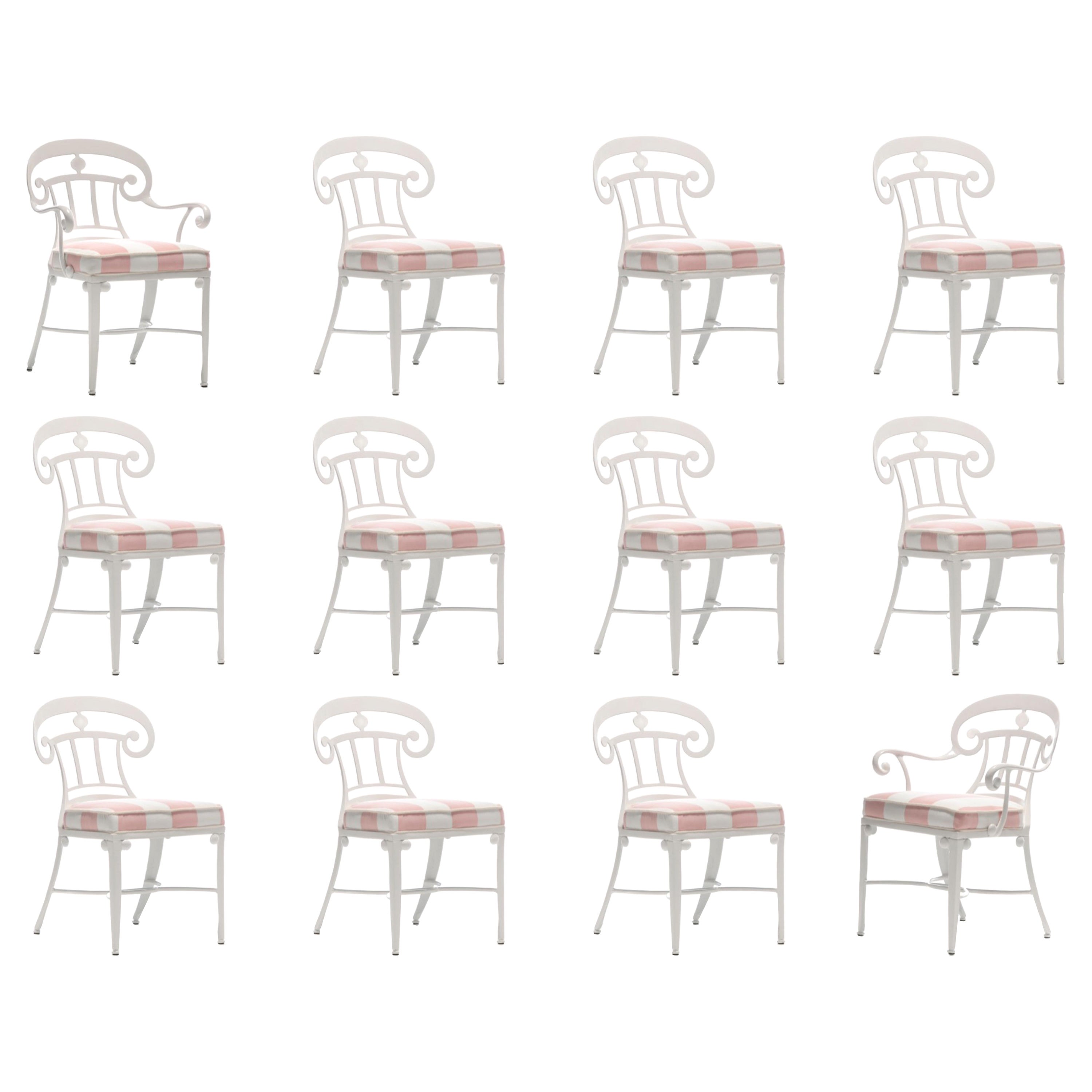 Juego de 12 Sillas de Comedor Blancas de Interior y Exterior Estilo Hollywood Regency