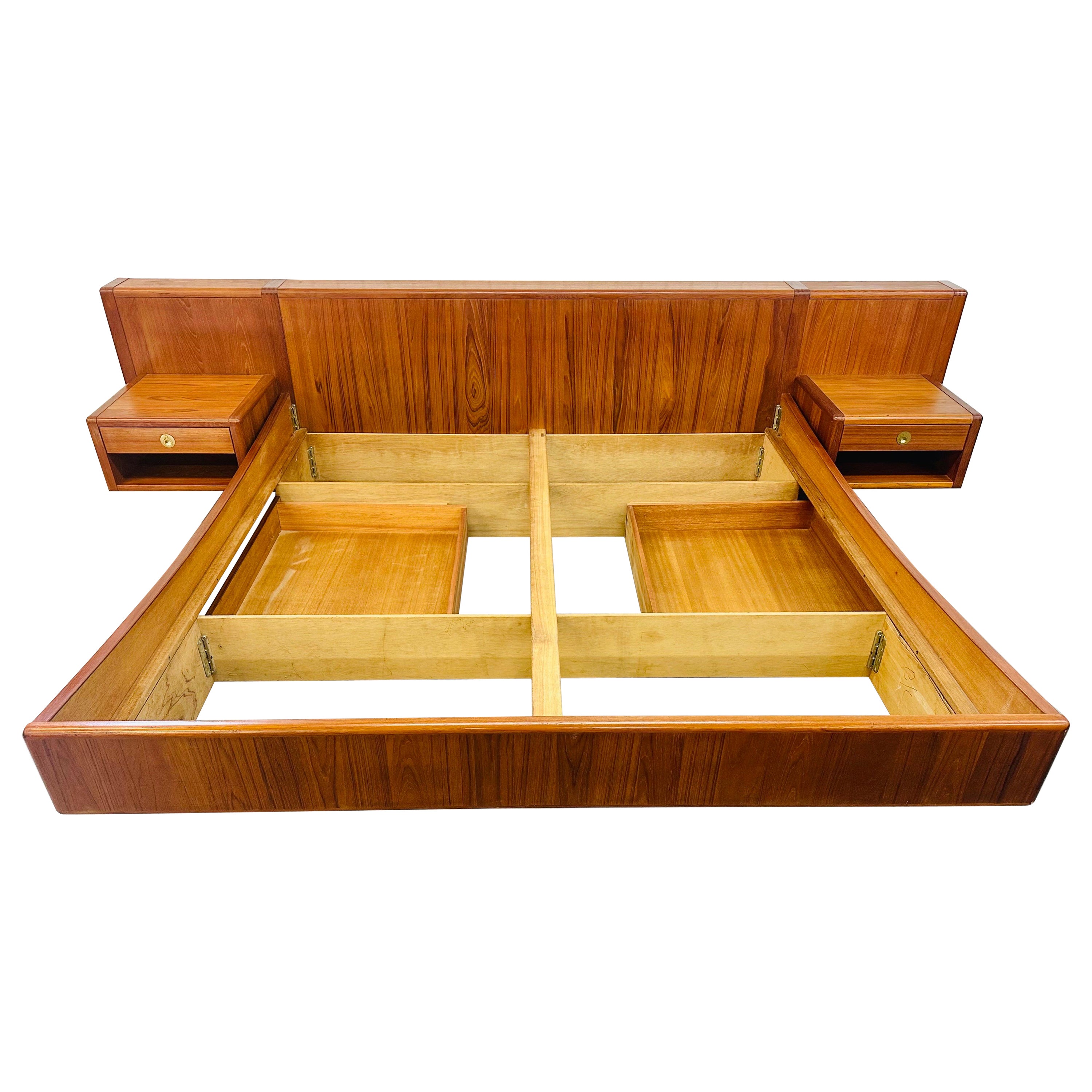 Mid-Century Modern Beds and Bed Frames - 958 For Sale at 1stDibs ...