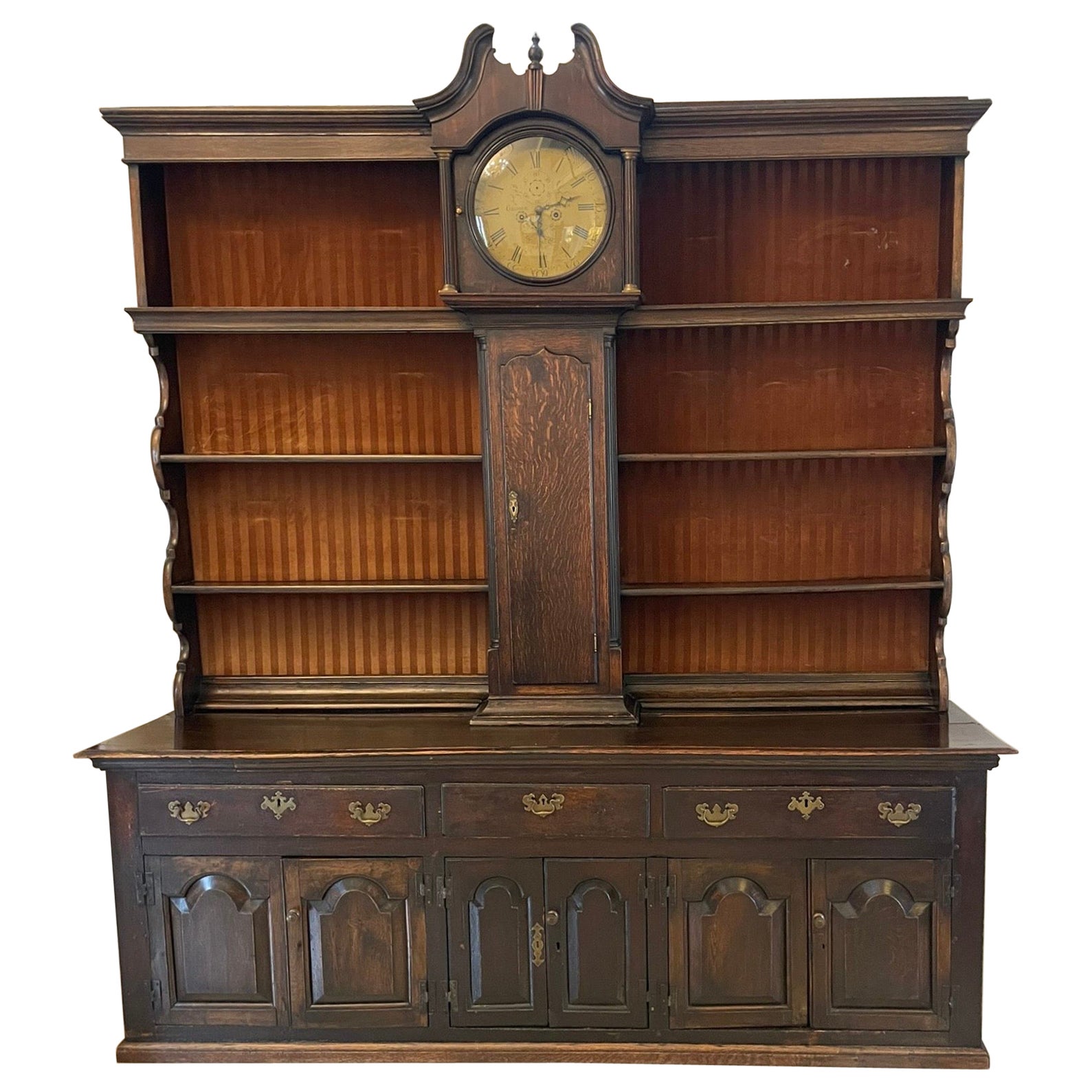 Raro comò antico di grandi dimensioni del XVIII secolo in Oak con scaffale e orologio a cassa lunga in vendita
