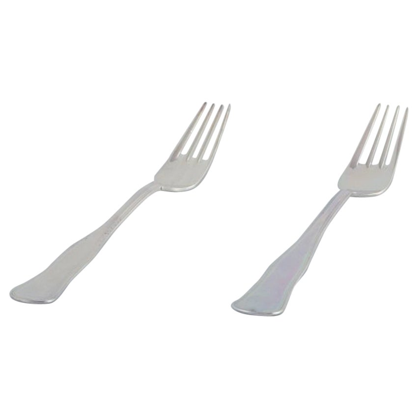 Cohr et orfèvre suédois. "Ancien danois". Deux fourchettes de table en argent 830.
