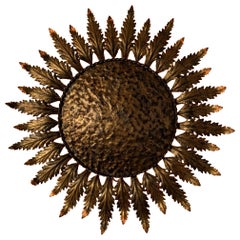 Goldene Sonnenschliff-Decken- oder Wandleuchte mit Blattstrahlen, 1950er Jahre