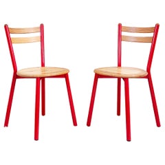 Pareja de sillas de centro italianas postmodernas de pino y metal rojo de los años 80 -- 2 piezas