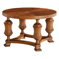 Designer suédois, table d'appoint en orme, Suède, années 1930