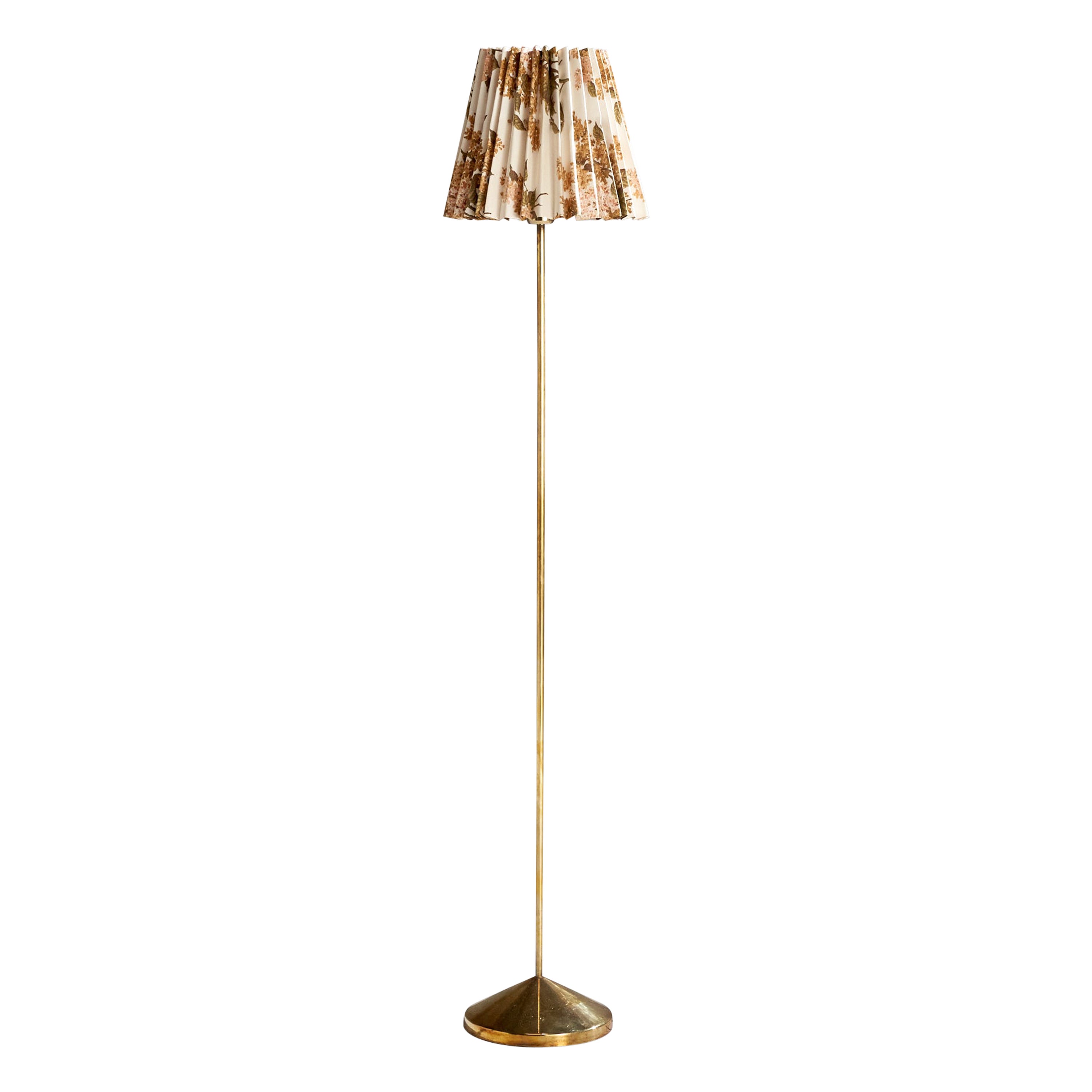 Schwedische Designerin, Stehlampe, Messing, Stoff, Schweden, 1960er Jahre