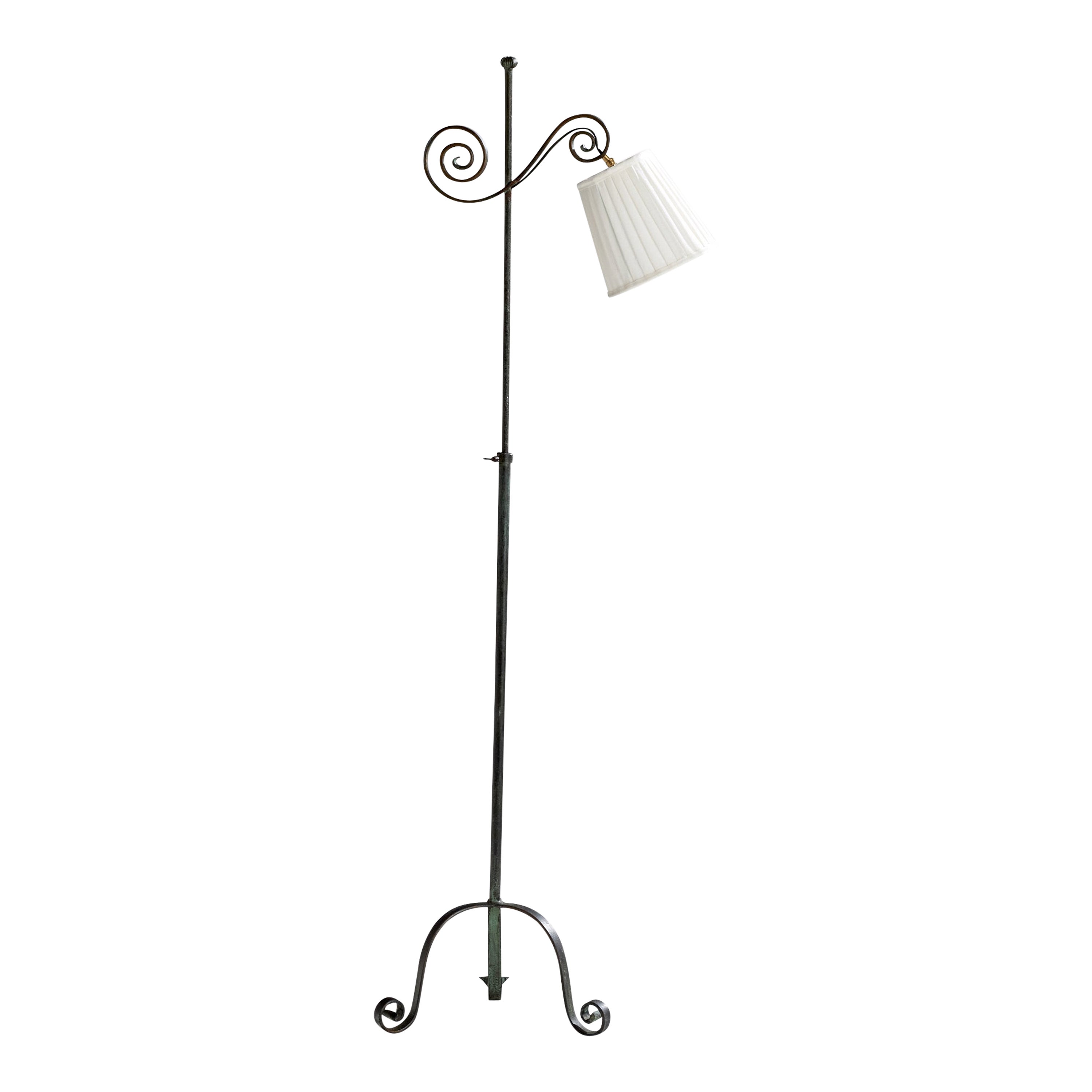 Designer suédois, lampadaire, fer, laiton, tissu, Suède, années 1940