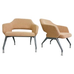 Late 20th century modernist Arcadia furniture club chairs/a pair