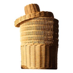 Petit panier en rotin avec couvercle, par J'Jute
