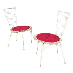 Italian mid century modern white iron garden chairs with magenta red pillow 1960