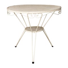 Tavolo da giardino rotondo in ferro bianco, metà secolo, italiano, con decorazioni floreali, 1960