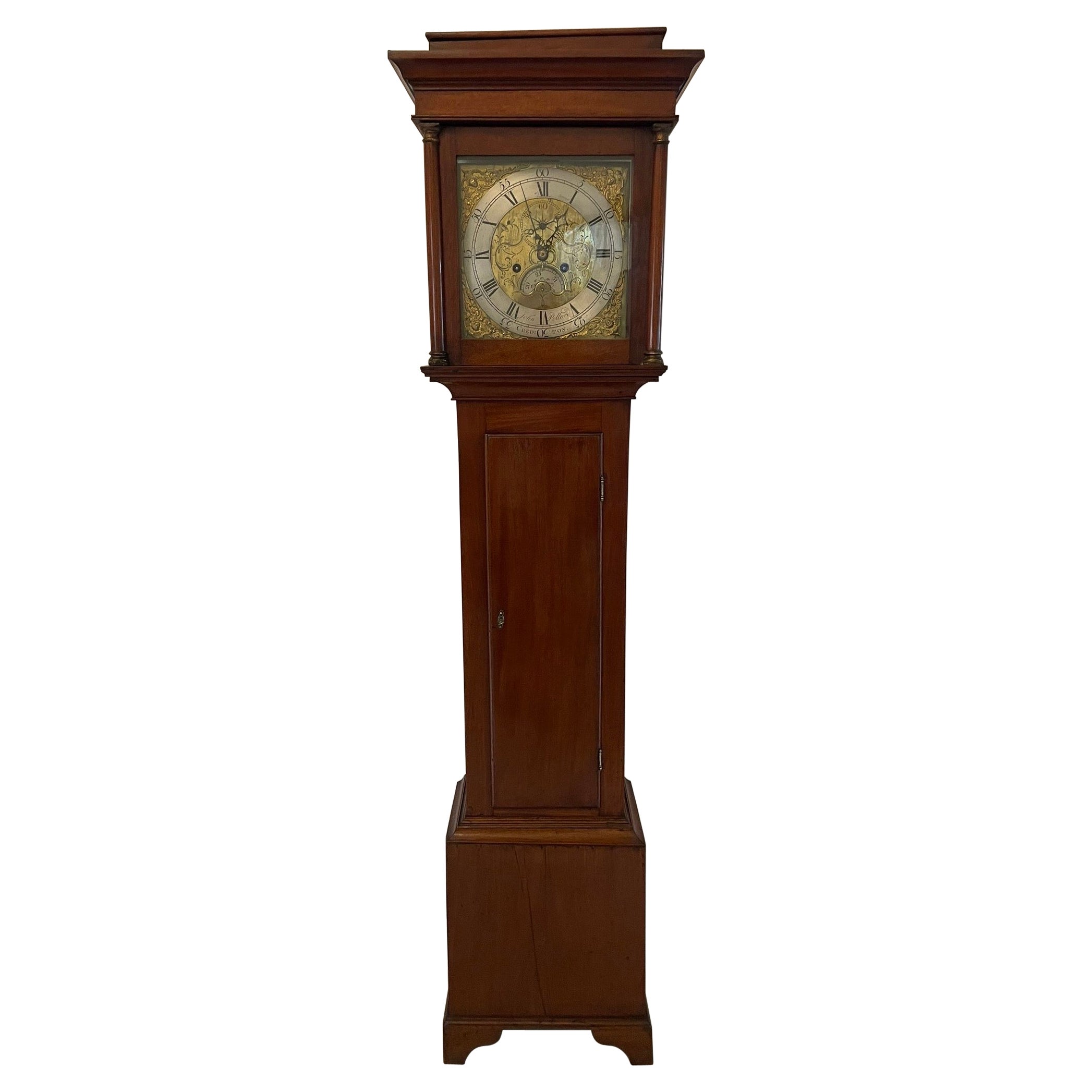 Horloge de parquet de 8 jours George III du 18ème siècle de qualité en laiton à facettes