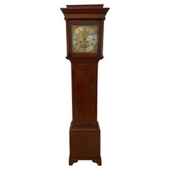 Horloge de parquet de 8 jours George III du 18ème siècle de qualité en laiton à facettes